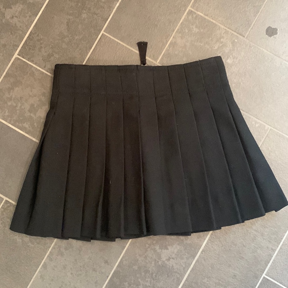 Crew cuts black pleated skirt